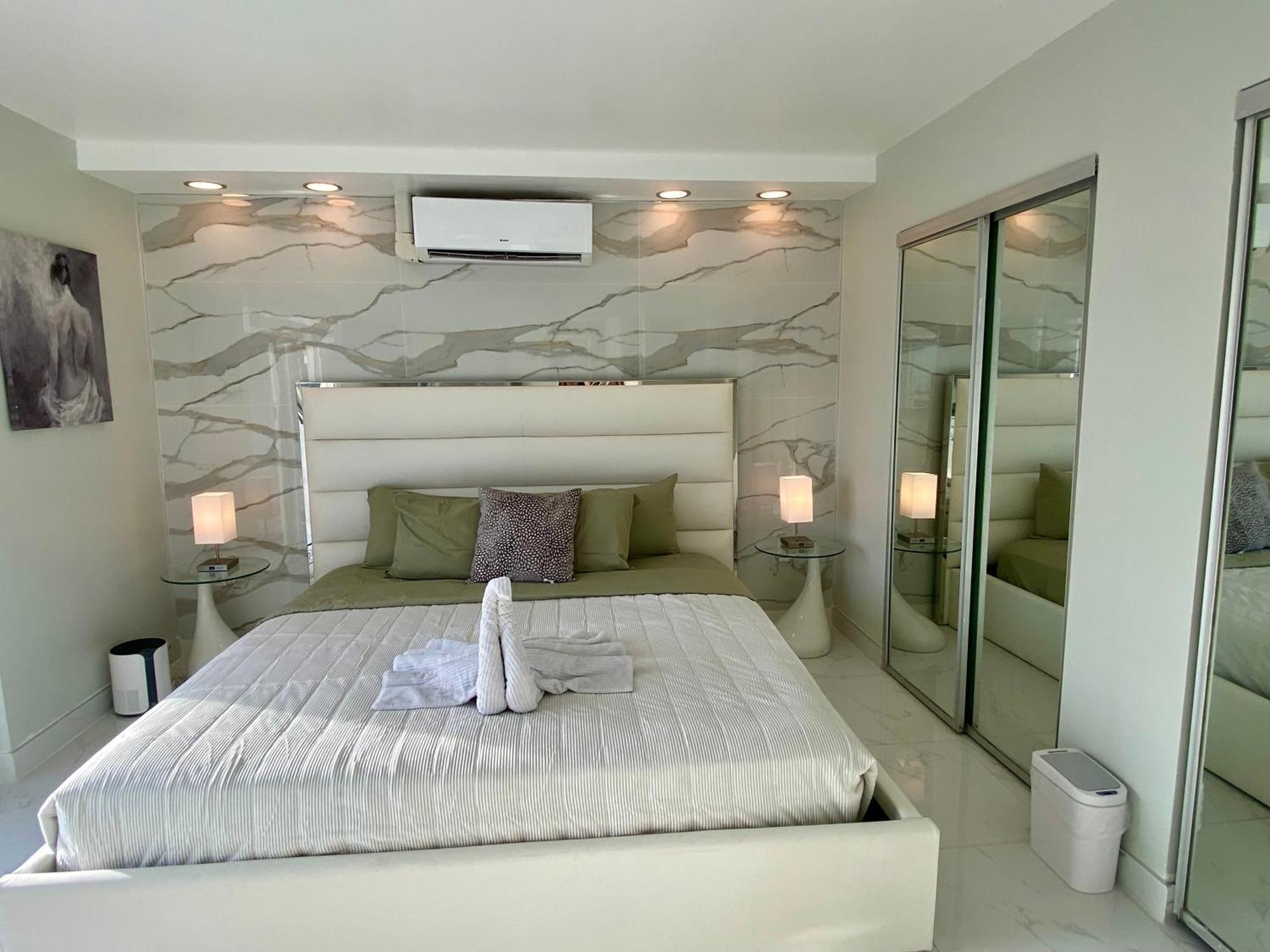 Apartamento Luxurious Remodeled Direct Waterfront With Miami Skyline View And Outdoor Terrace Free Parking 5min Drive To Miami *