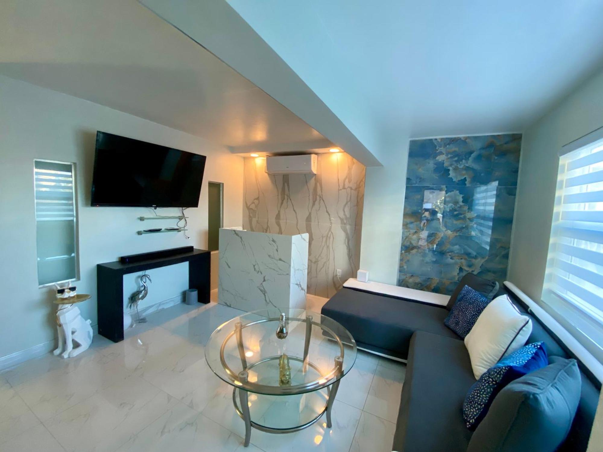 Apartamento Luxurious Remodeled Direct Waterfront With Miami Skyline View And Outdoor Terrace Free Parking 5min Drive To Miami *