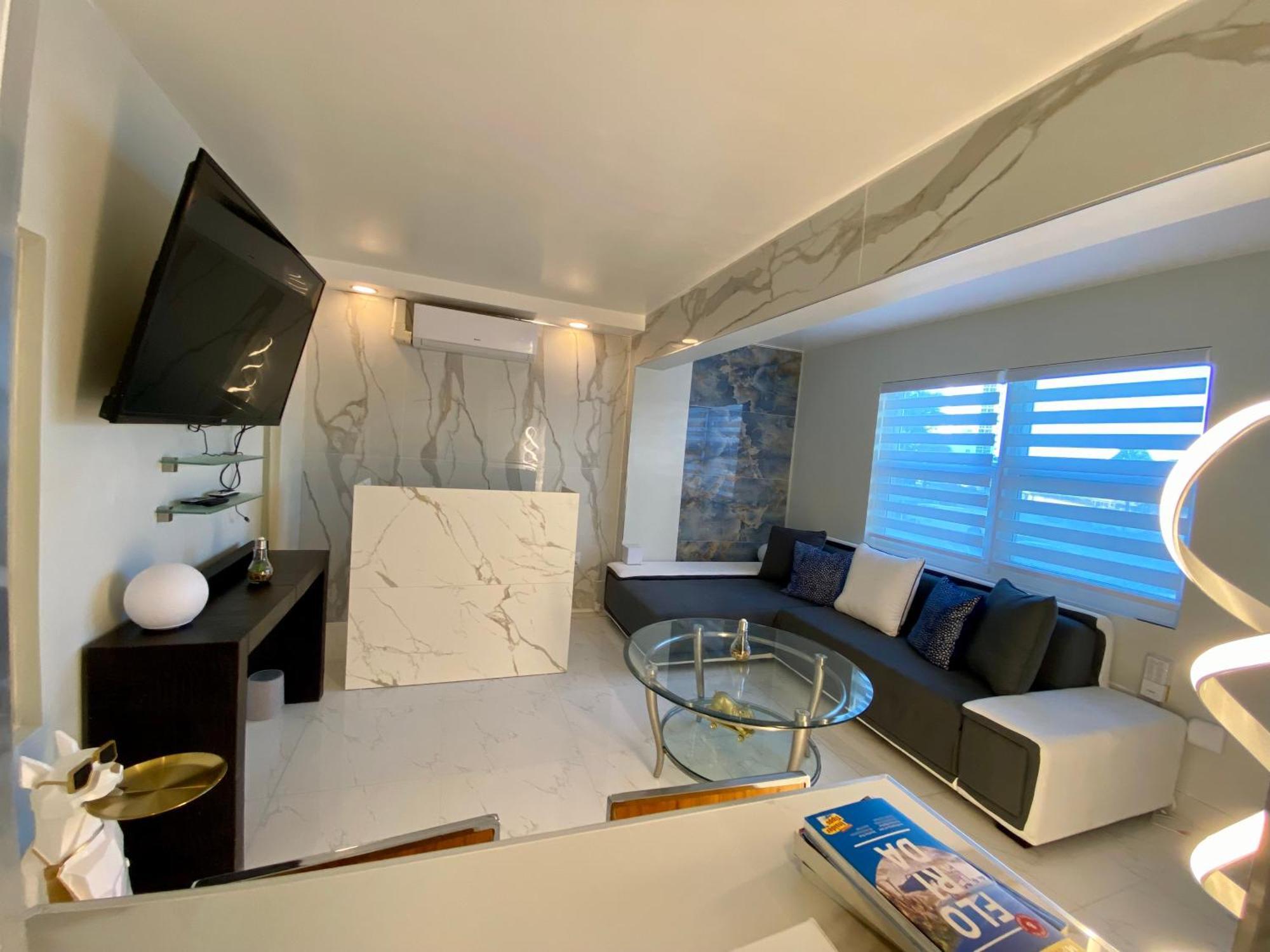 Apartamento Luxurious Remodeled Direct Waterfront With Miami Skyline View And Outdoor Terrace Free Parking 5min Drive To Miami *