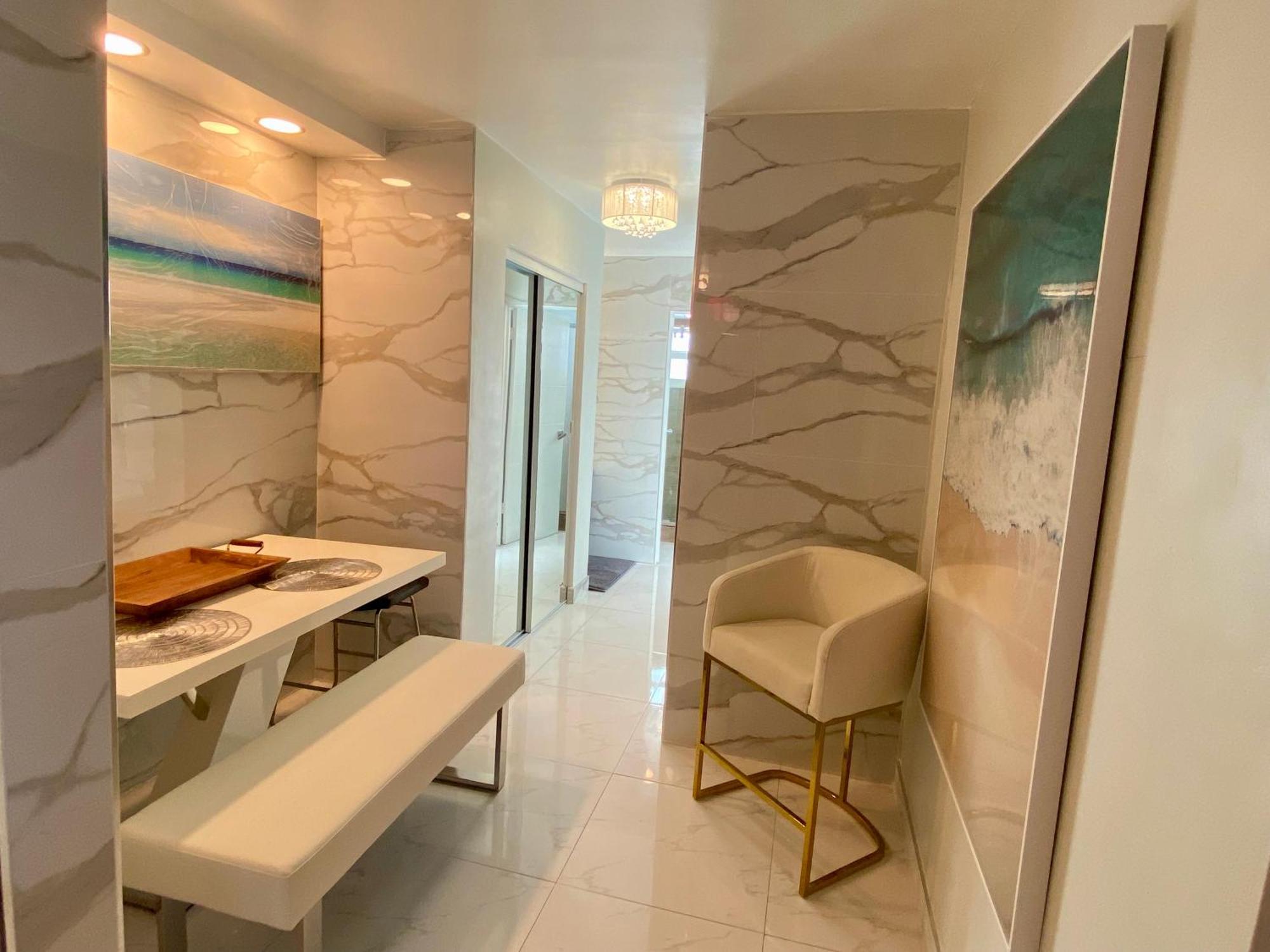 Luxurious Remodeled Direct Waterfront With Miami Skyline View And Outdoor Terrace Free Parking 5min Drive To Miami Apartamento *